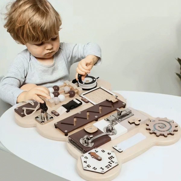 Дървен Бизи Борд Мече GINGER HOME, Монтесори Дъска за Фина Моторика, 30x39 см