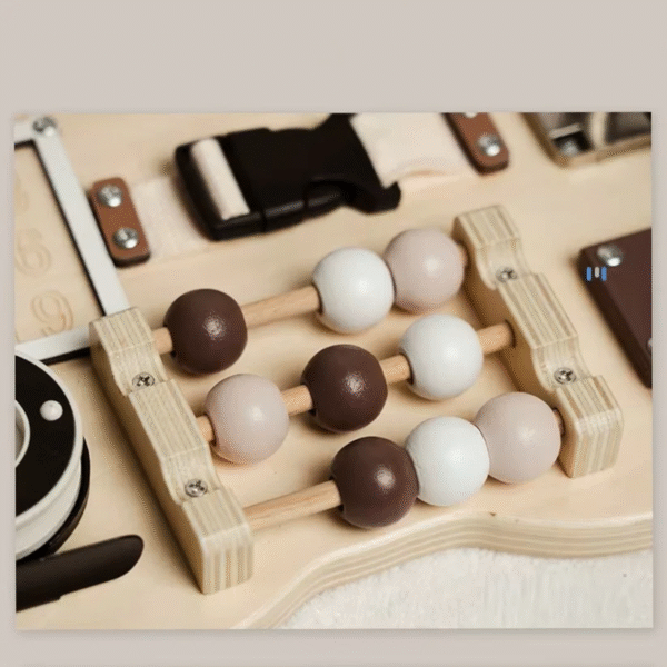 Дървен Бизи Борд Мече GINGER HOME, Монтесори Дъска за Фина Моторика, 30x39 см